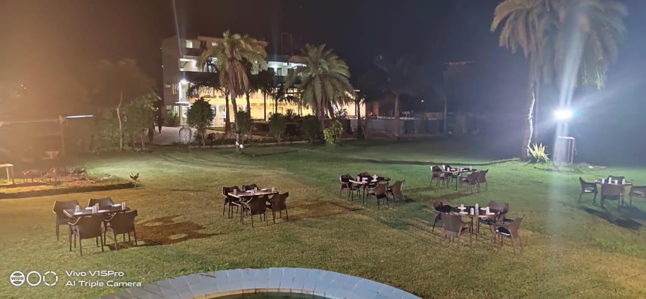 Hotel Silent Daman Exterior photo